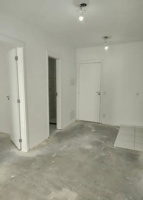 Foto 3 de Apartamento com 2 quartos à venda, 45m2 em Vila Sul Americana, Carapicuiba - SP