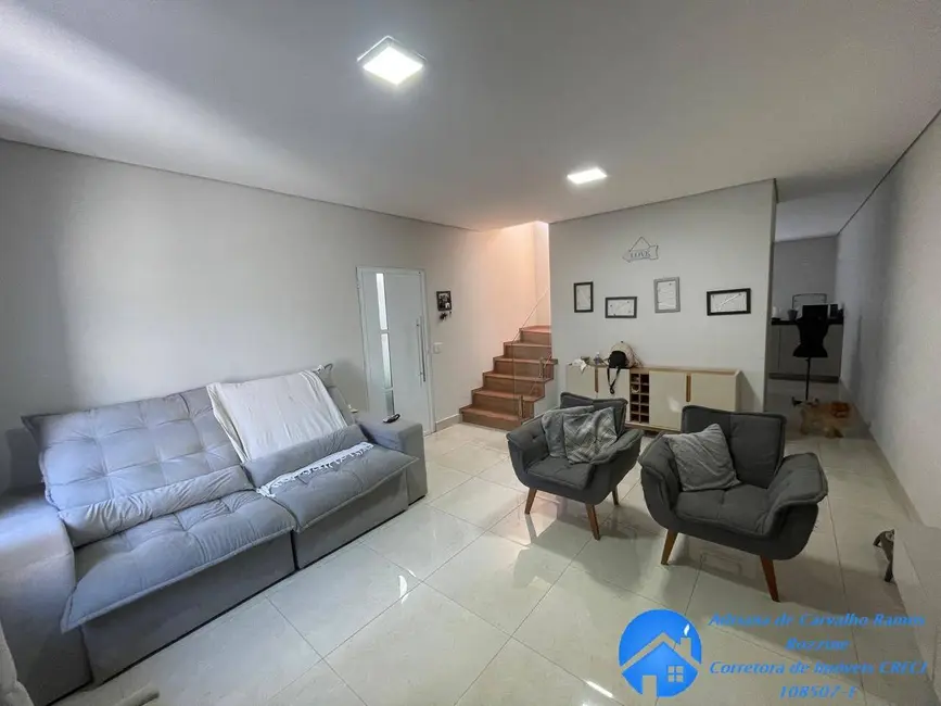 Foto 7 de Casa com 2 quartos à venda, 150m2 em Chácara Adriana Aparecida, Carapicuiba - SP