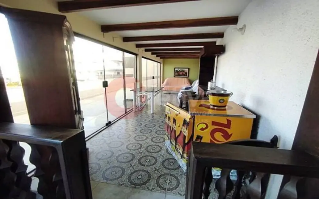 Cobertura com 6 quartos à venda, 220m2 em Centro, Cabo Frio - RJ - imagem 3 Foto 3 de Cobertura com 6 quartos à venda, 220m2 em Centro, Cabo Frio - RJ