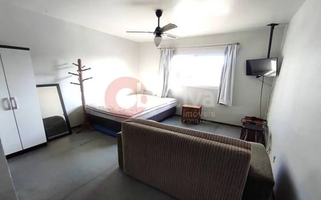 Foto 1 de Kitnet com 1 quarto para alugar, 40m2 em Centro, Cabo Frio - RJ