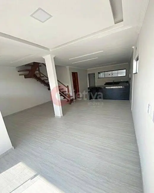 Foto 2 de Casa com 3 quartos à venda, 136m2 em Portinho, Cabo Frio - RJ