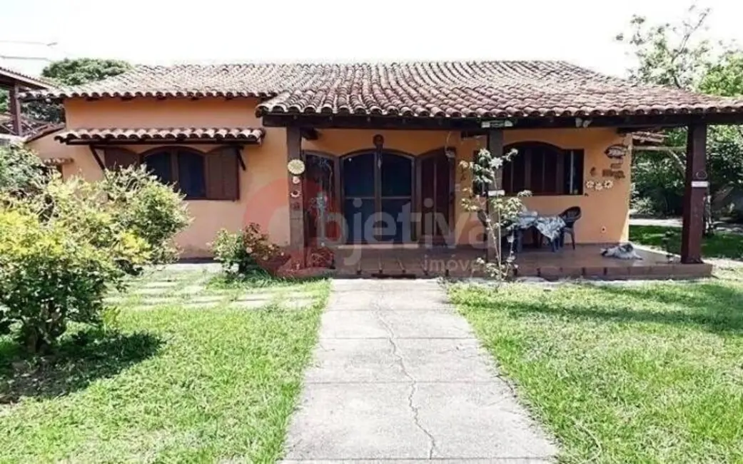 Foto 1 de Casa com 8 quartos à venda, 975m2 em Palmeiras, Cabo Frio - RJ