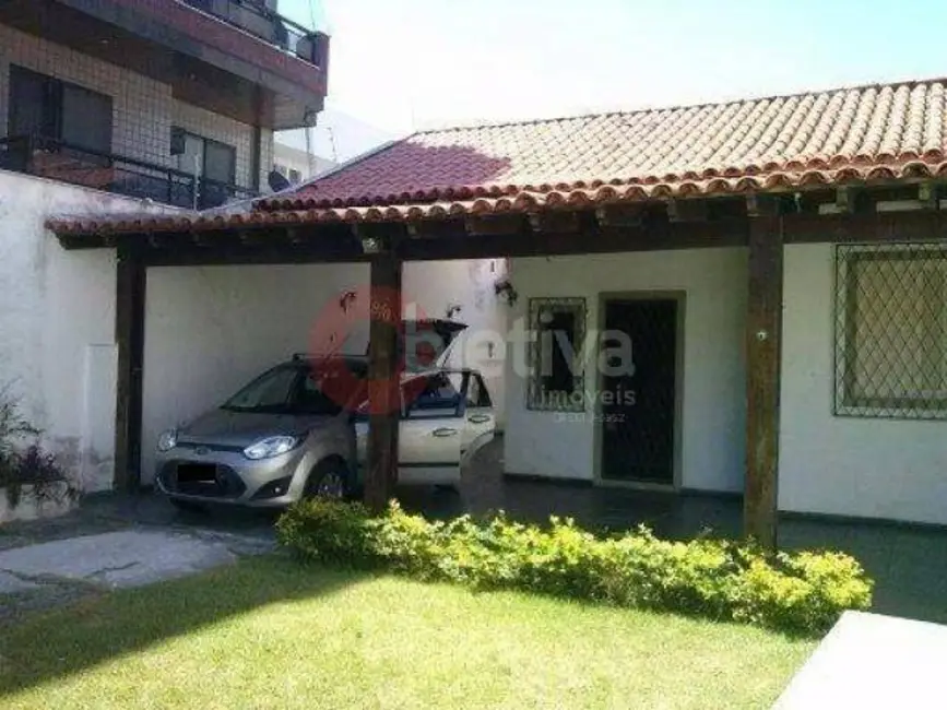 Foto 2 de Casa com 5 quartos à venda, 360m2 em Centro, Cabo Frio - RJ