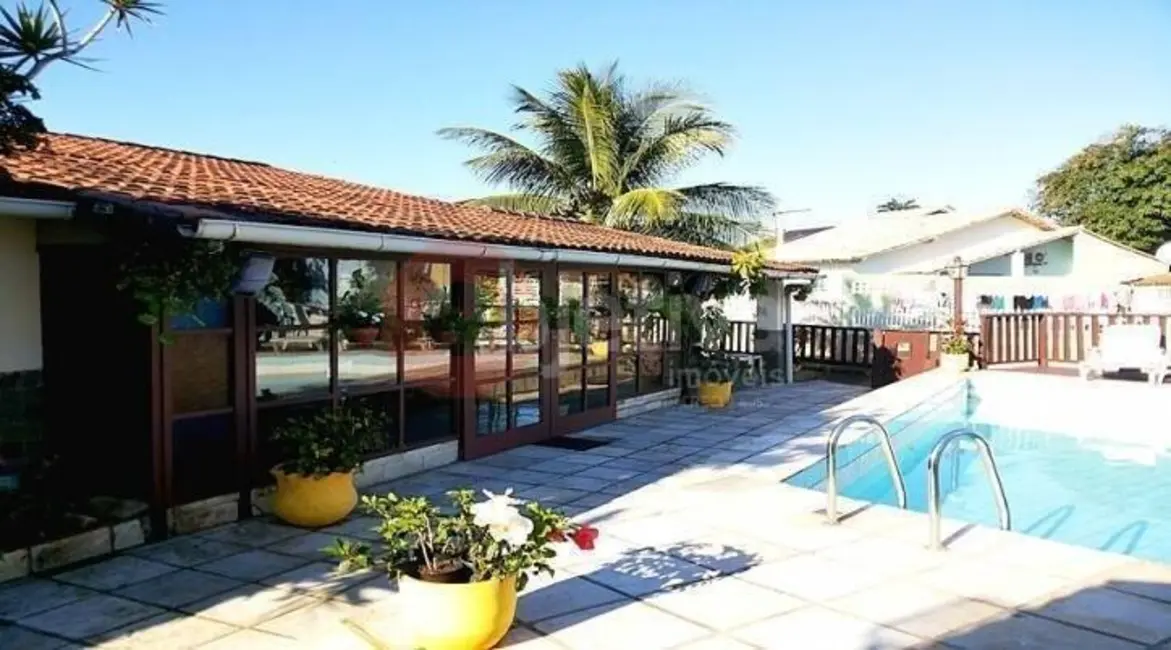 Foto 1 de Casa com 3 quartos à venda, 640m2 em Ogiva, Cabo Frio - RJ