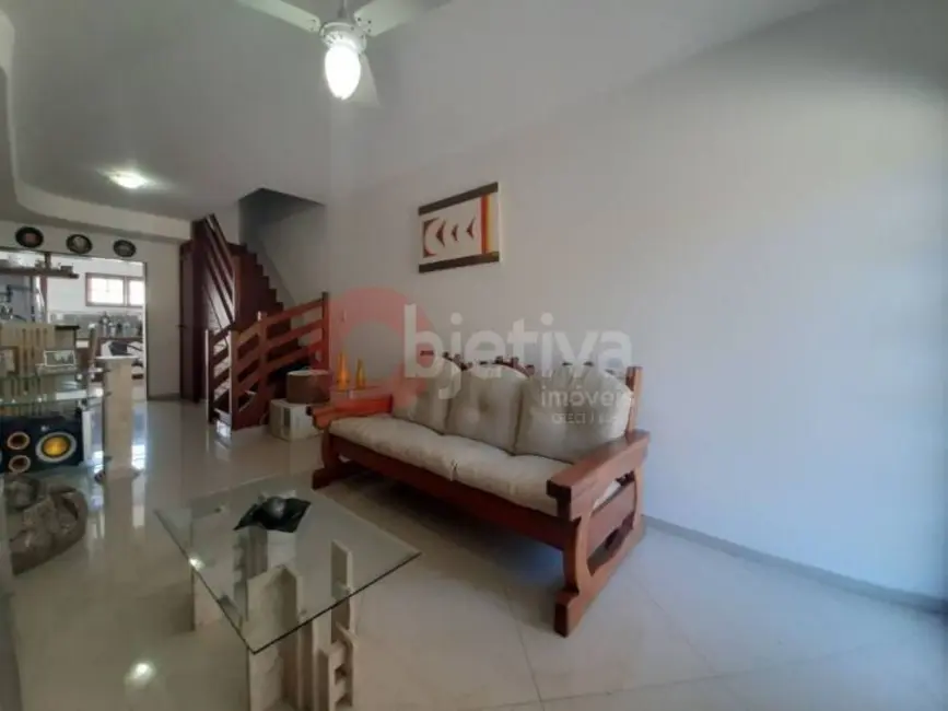 Foto 2 de Casa com 2 quartos à venda, 90m2 em Peró, Cabo Frio - RJ