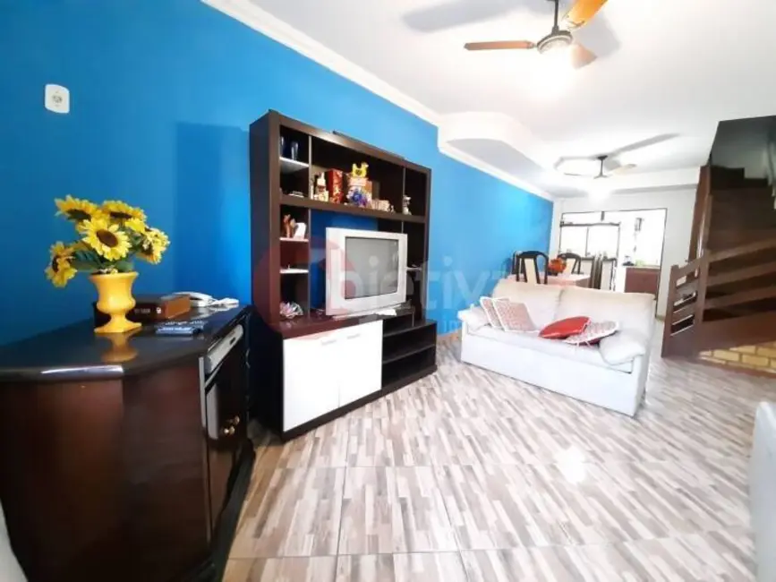 Foto 4 de Casa com 2 quartos à venda, 90m2 em Ogiva, Cabo Frio - RJ