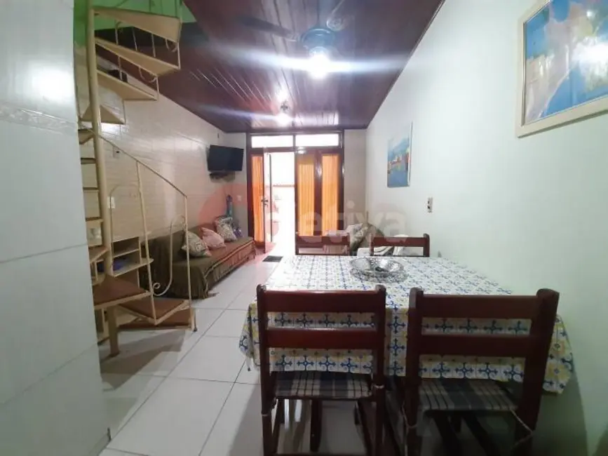 Foto 4 de Casa com 2 quartos à venda, 80m2 em Peró, Cabo Frio - RJ