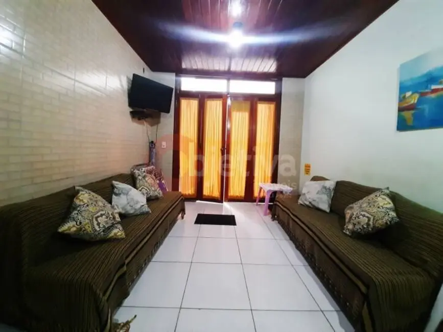 Foto 3 de Casa com 2 quartos à venda, 80m2 em Peró, Cabo Frio - RJ