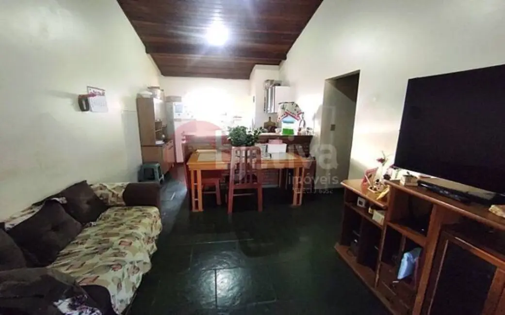 Foto 2 de Casa com 2 quartos à venda, 90m2 em Ogiva, Cabo Frio - RJ