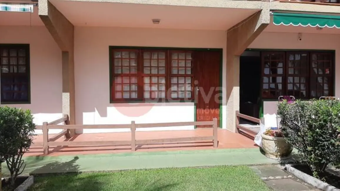 Foto 2 de Casa com 2 quartos à venda, 106m2 em Peró, Cabo Frio - RJ