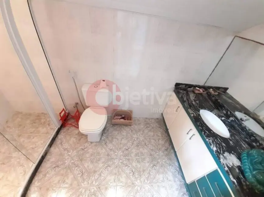 Casa com 6 quartos à venda, 260m2 em Arraial Do Cabo - RJ - imagem 3 Foto 3 de Casa com 6 quartos à venda, 260m2 em Arraial Do Cabo - RJ