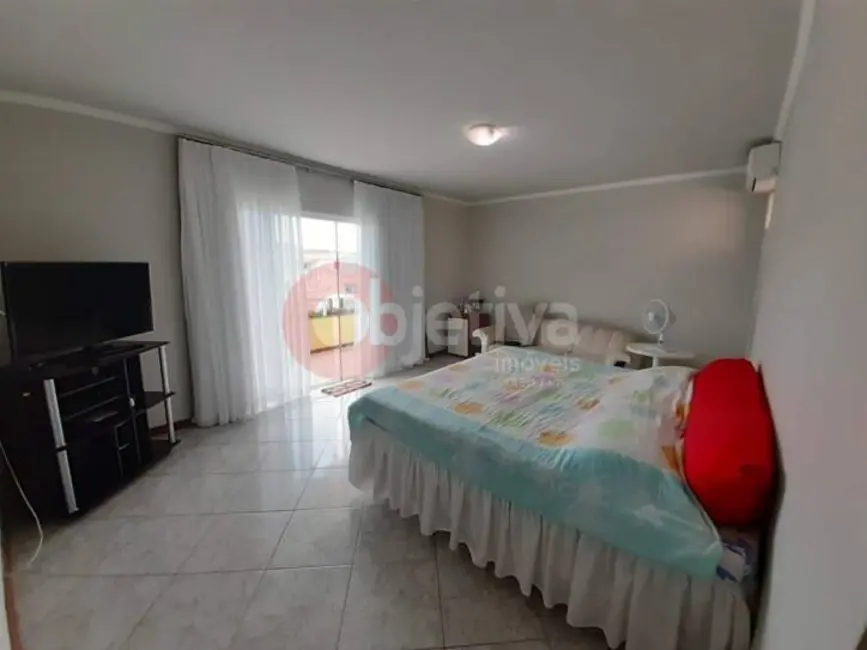 Casa com 6 quartos à venda, 260m2 em Arraial Do Cabo - RJ - imagem 9 Foto 9 de Casa com 6 quartos à venda, 260m2 em Arraial Do Cabo - RJ