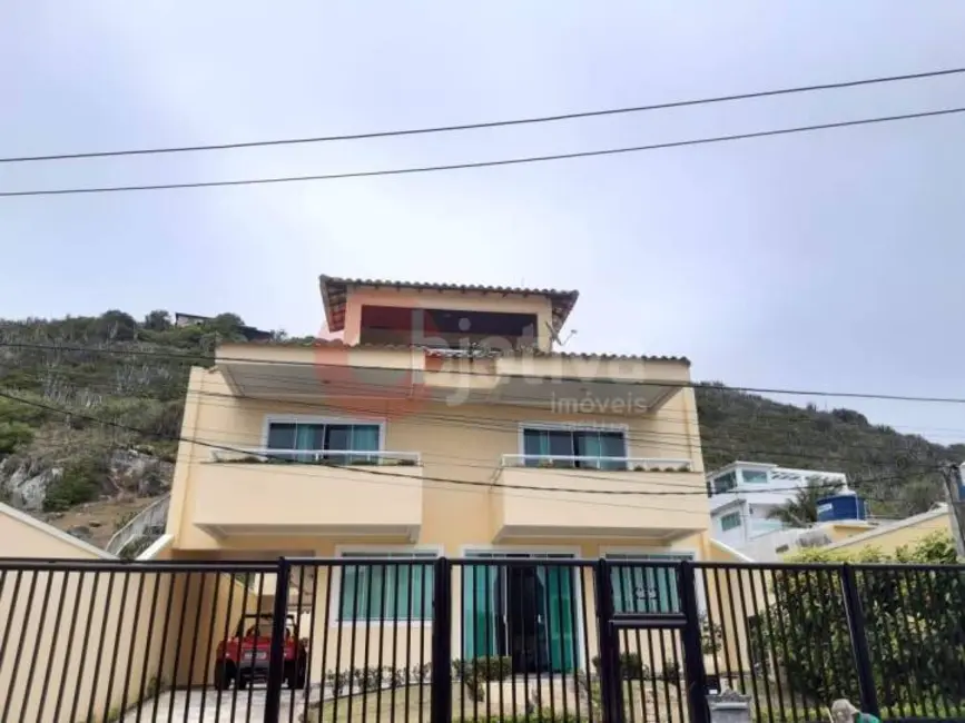 Casa com 6 quartos à venda, 260m2 em Arraial Do Cabo - RJ - imagem 2 Foto 2 de Casa com 6 quartos à venda, 260m2 em Arraial Do Cabo - RJ