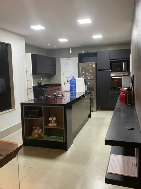 Casa com 5 quartos à venda, 220m2 em Miguel Couto, Cabo Frio - RJ - imagem 6 Foto 6 de Casa com 5 quartos à venda, 220m2 em Miguel Couto, Cabo Frio - RJ