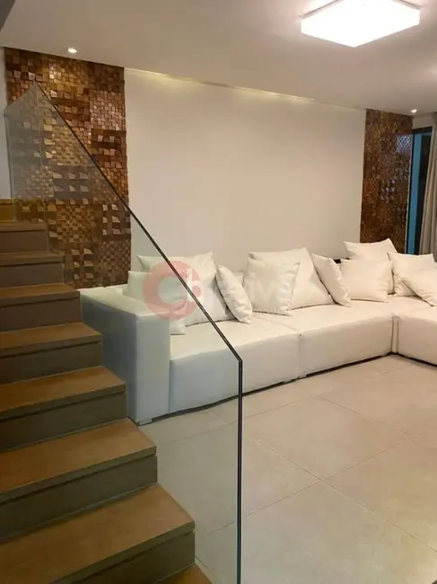 Foto 2 de Casa com 5 quartos à venda, 220m2 em Miguel Couto, Cabo Frio - RJ