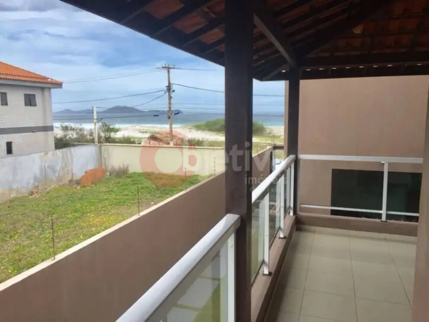 Foto 1 de Casa com 3 quartos à venda, 150m2 em Miguel Couto, Cabo Frio - RJ