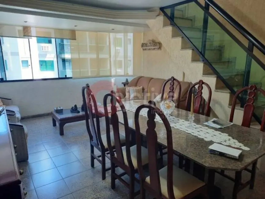 Foto 2 de Cobertura com 5 quartos à venda, 150m2 em Centro, Cabo Frio - RJ