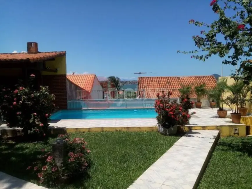 Casa com 4 quartos à venda, 100m2 em Iguaba Grande - RJ - imagem 4 Foto 4 de Casa com 4 quartos à venda, 100m2 em Iguaba Grande - RJ