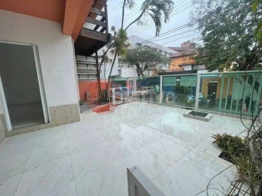 Foto 9 de Casa com 10 quartos à venda, 240m2 em Passagem, Cabo Frio - RJ
