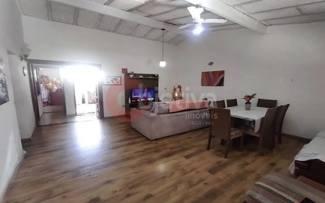 Foto 2 de Casa com 3 quartos à venda, 100m2 em Palmeiras, Cabo Frio - RJ