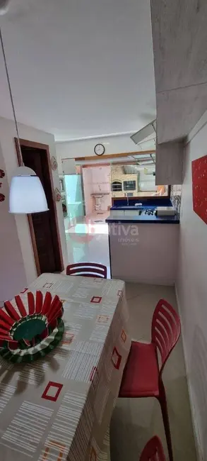 Foto 5 de Casa de Condomínio com 2 quartos para alugar, 95m2 em Ogiva, Cabo Frio - RJ