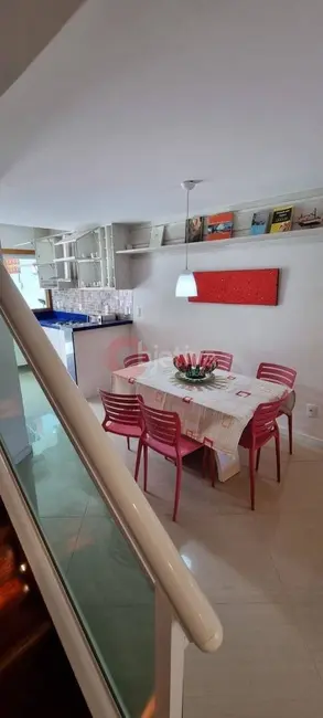 Foto 4 de Casa de Condomínio com 2 quartos para alugar, 95m2 em Ogiva, Cabo Frio - RJ