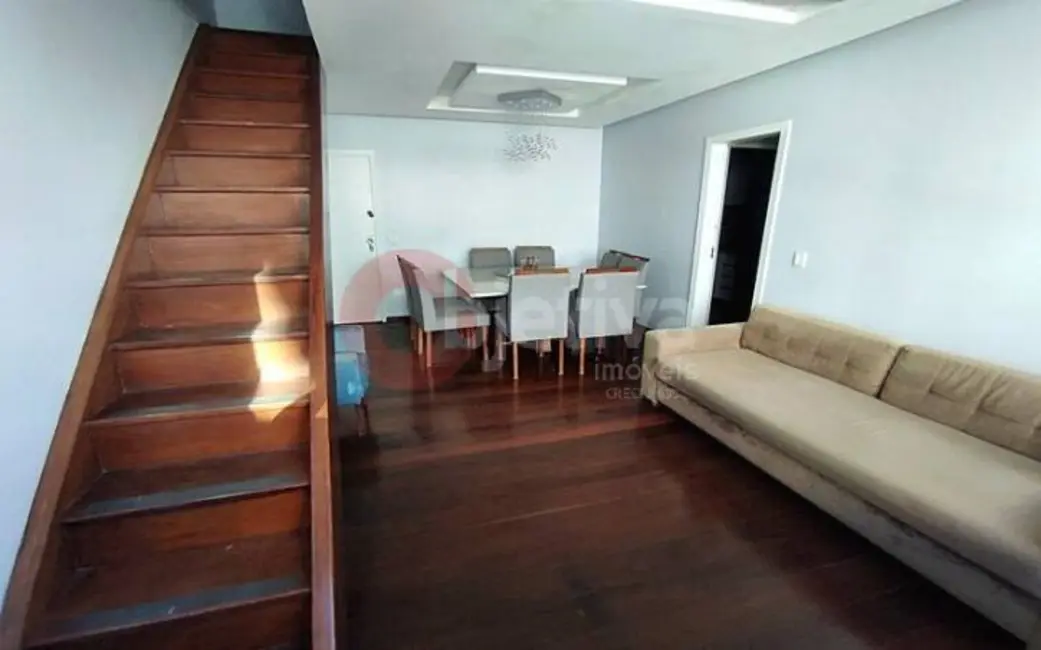 Cobertura com 5 quartos à venda, 210m2 em Centro, Cabo Frio - RJ - imagem 3 Foto 3 de Cobertura com 5 quartos à venda, 210m2 em Centro, Cabo Frio - RJ