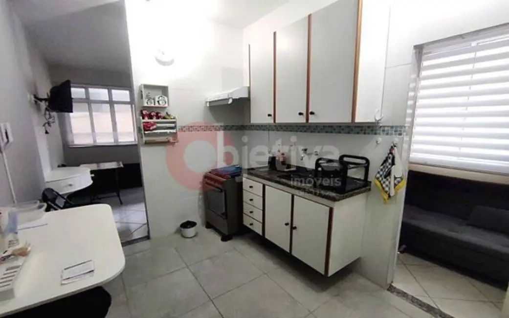 Foto 2 de Kitnet com 1 quarto à venda, 30m2 em Centro, Cabo Frio - RJ