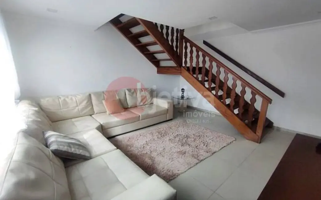 Cobertura com 4 quartos à venda, 180m2 em Centro, Cabo Frio - RJ - imagem 3 Foto 3 de Cobertura com 4 quartos à venda, 180m2 em Centro, Cabo Frio - RJ