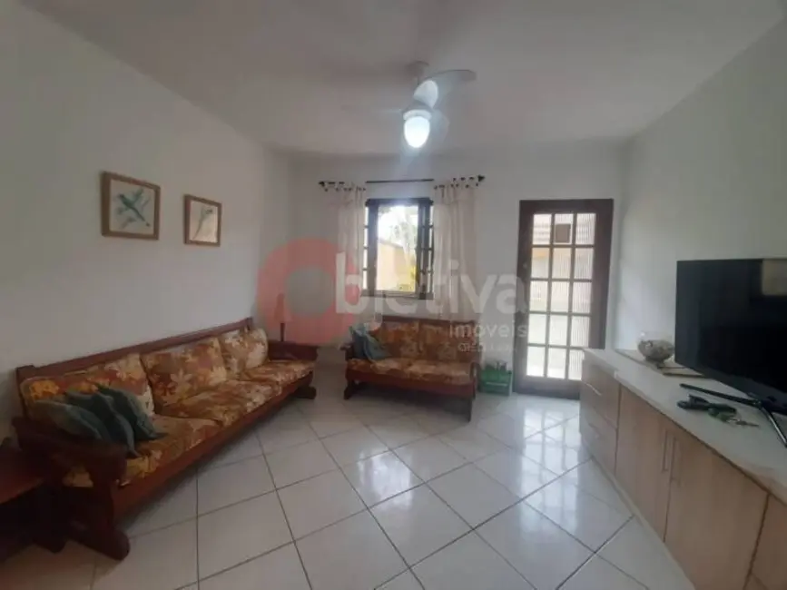 Foto 4 de Casa com 2 quartos à venda, 111m2 em Peró, Cabo Frio - RJ