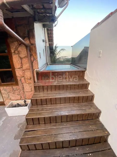 Foto 2 de Casa com 2 quartos à venda, 70m2 em Jardim Peró, Cabo Frio - RJ