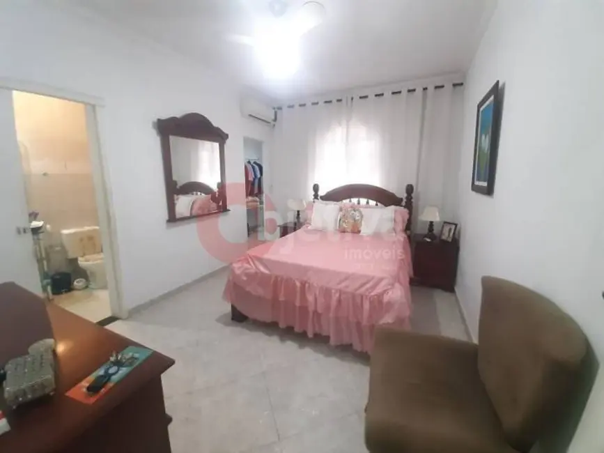 Foto 8 de Casa com 2 quartos à venda, 300m2 em Jardim Olinda, Cabo Frio - RJ