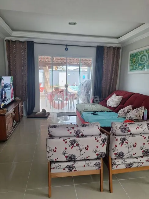 Foto 4 de Casa com 5 quartos à venda, 177m2 em Miguel Couto, Cabo Frio - RJ