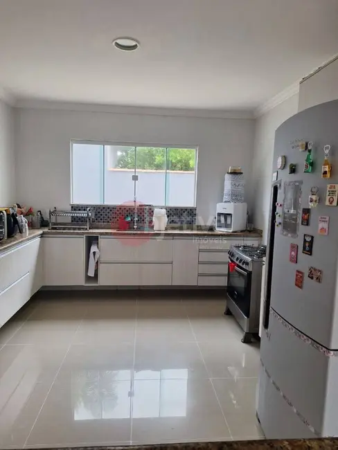 Foto 7 de Casa com 5 quartos à venda, 177m2 em Miguel Couto, Cabo Frio - RJ