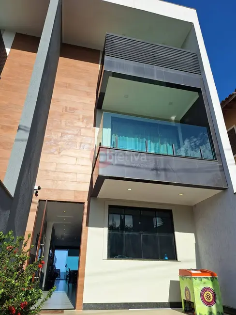 Foto 1 de Casa à venda, 225m2 em Araruama - RJ