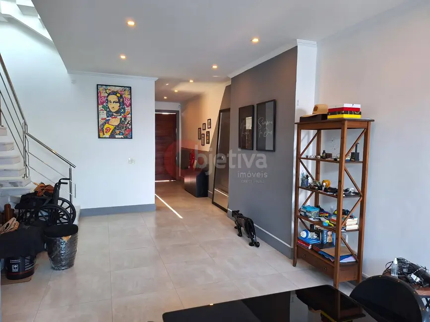 Foto 34 de Casa à venda, 225m2 em Araruama - RJ
