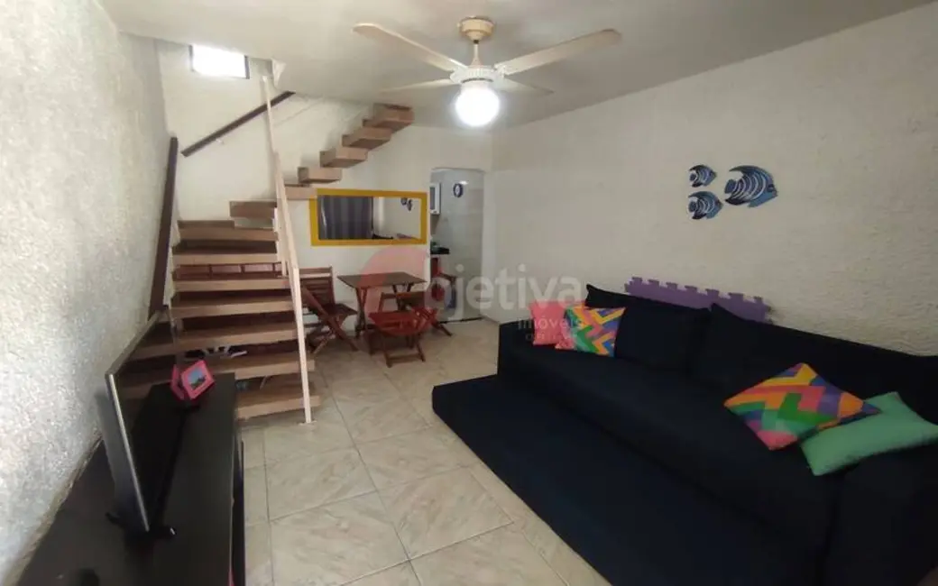 Foto 2 de Casa de Condomínio com 1 quarto à venda, 57m2 em Vila Blanche, Cabo Frio - RJ