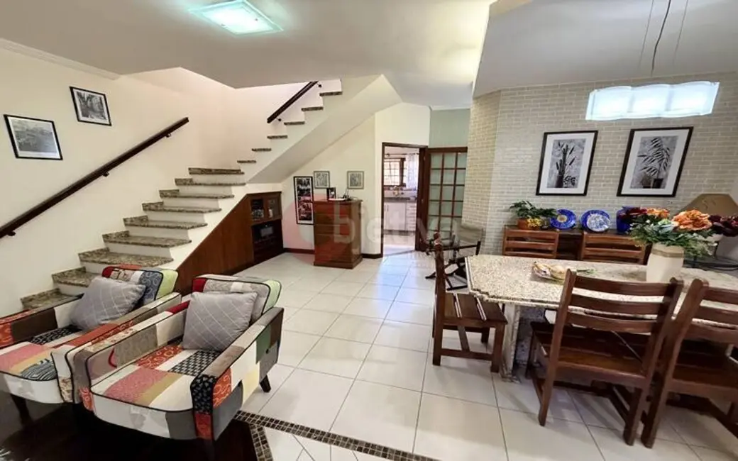 Foto 4 de Casa com 6 quartos à venda, 420m2 em Parque Central, Cabo Frio - RJ