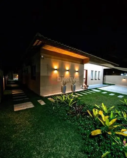 Foto 3 de Casa com 3 quartos à venda, 216m2 em Foguete, Cabo Frio - RJ