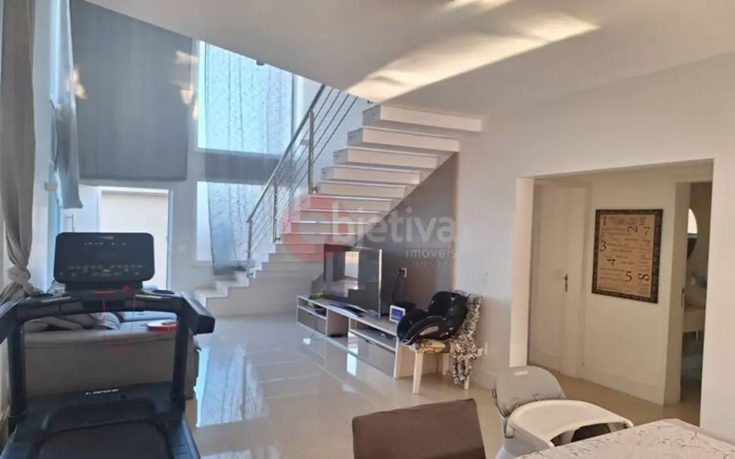 Foto 8 de Casa com 4 quartos à venda, 360m2 em Jardim Excelsior, Cabo Frio - RJ