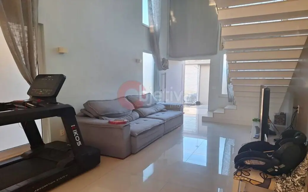 Foto 9 de Casa com 4 quartos à venda, 360m2 em Jardim Excelsior, Cabo Frio - RJ