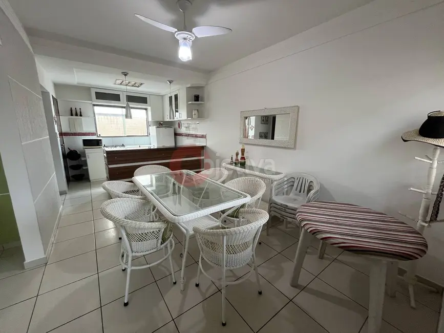 Foto 3 de Casa de Condomínio com 3 quartos à venda, 108m2 em Foguete, Cabo Frio - RJ