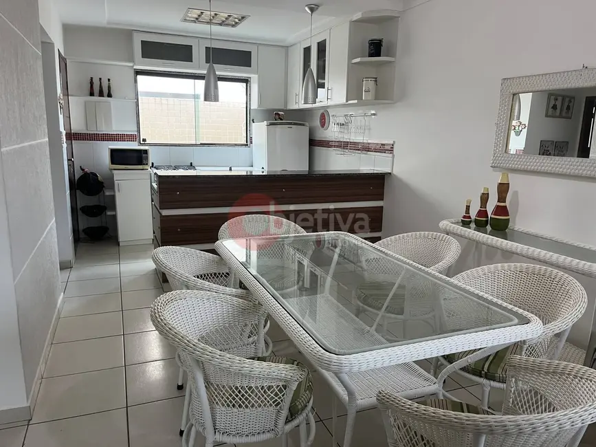 Foto 4 de Casa de Condomínio com 3 quartos à venda, 108m2 em Foguete, Cabo Frio - RJ