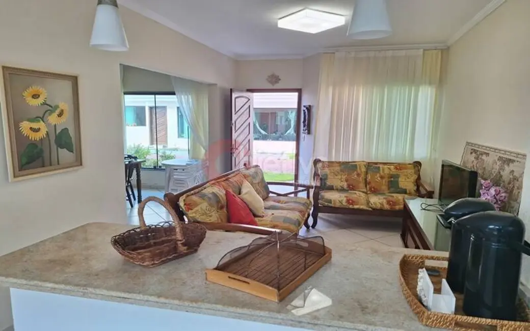 Foto 2 de Casa de Condomínio com 3 quartos à venda, 100m2 em Foguete, Cabo Frio - RJ