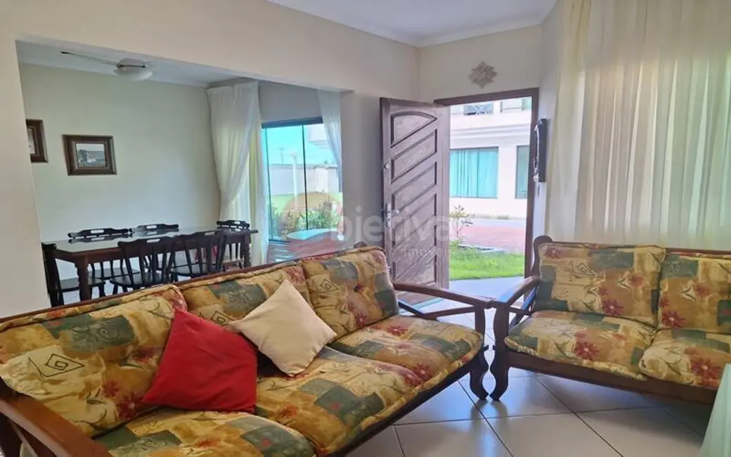 Foto 4 de Casa de Condomínio com 3 quartos à venda, 100m2 em Foguete, Cabo Frio - RJ