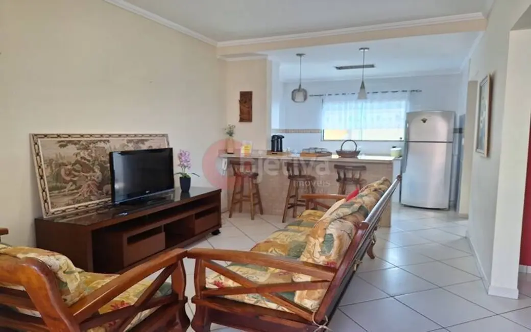 Foto 3 de Casa de Condomínio com 3 quartos à venda, 100m2 em Foguete, Cabo Frio - RJ