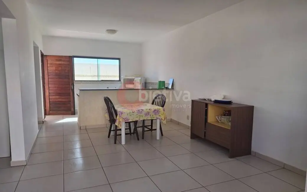 Foto 3 de Casa de Condomínio com 3 quartos à venda, 108m2 em Foguete, Cabo Frio - RJ