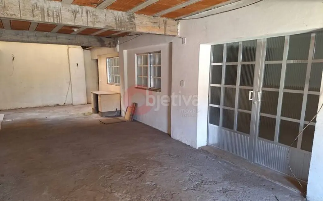 Foto 3 de Casa com 6 quartos à venda, 128m2 em Jacaré, Cabo Frio - RJ
