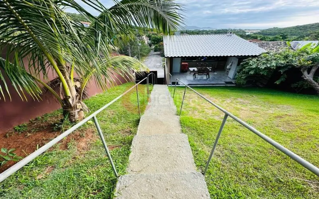 Foto 4 de Casa de Condomínio com 3 quartos à venda, 400m2 em Peró, Cabo Frio - RJ