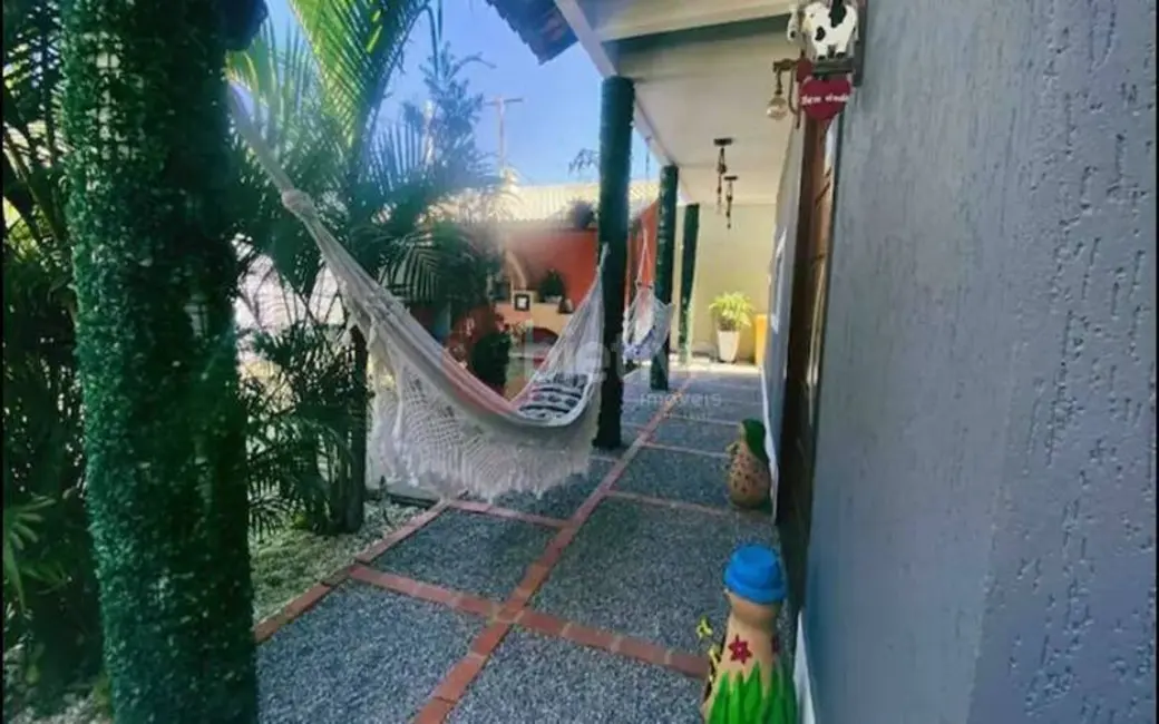 Foto 3 de Casa com 4 quartos à venda, 392m2 em Foguete, Cabo Frio - RJ